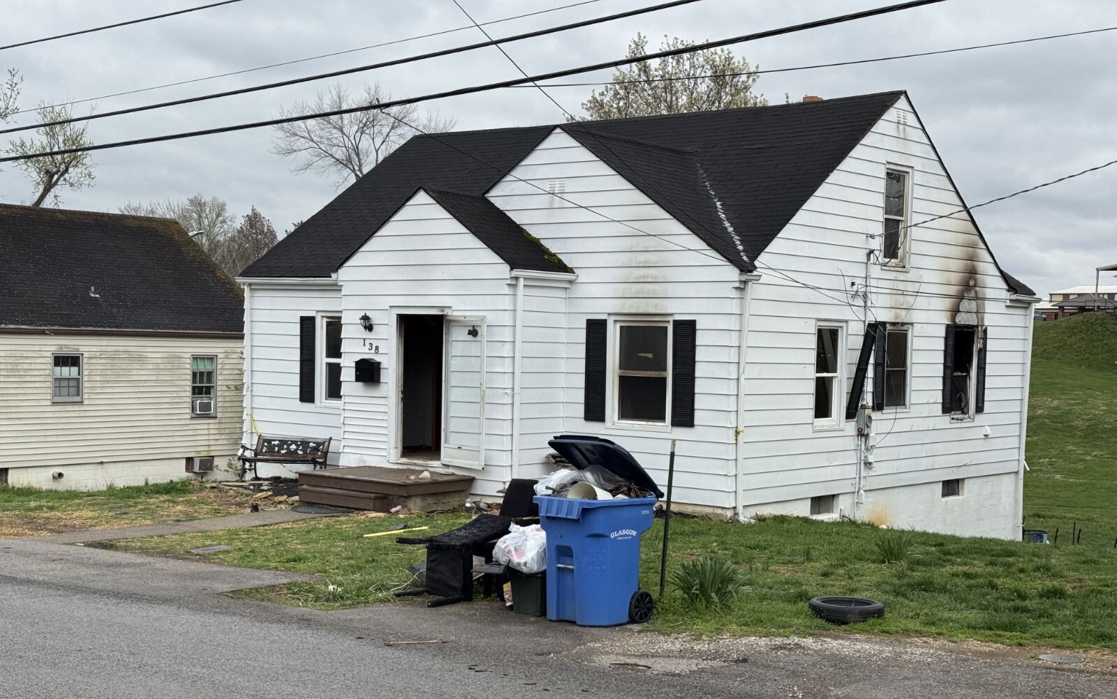 Firefighters respond to Glasgow house fire, 1 pet killed - WNKY News 40 ...